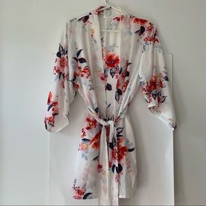 Rose & Vine Floral Robe